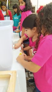 Oficina de papel reciclado com o Sesc+ Infância da Tijuca 12