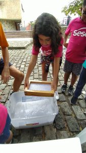Oficina de papel reciclado com o Sesc+ Infância da Tijuca 28